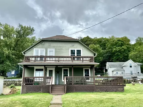 306 Maple St, Blanchardville, WI 53516