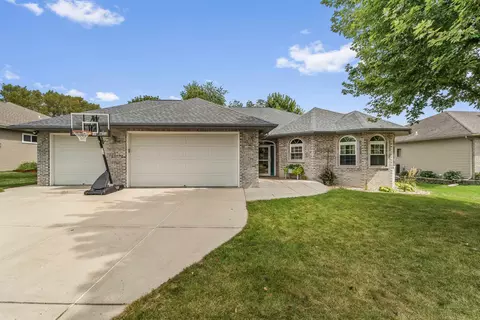 2224 Meadow Grn, Stoughton, WI 53589