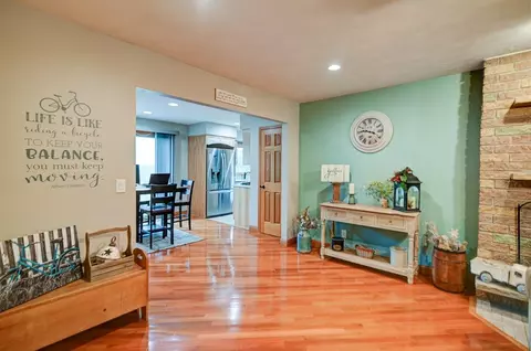 117 Oak St, Sun Prairie, WI 53590