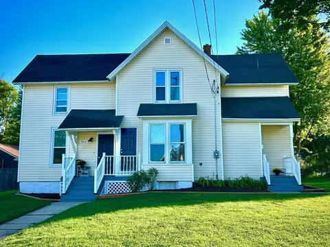 406 N Lincoln Ave, Beaver Dam, WI 53916