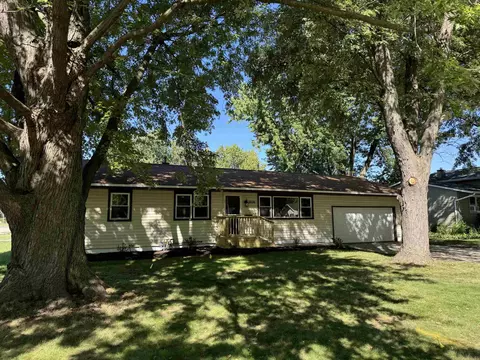 2028 S Crosby Ave, Janesville, WI 53546