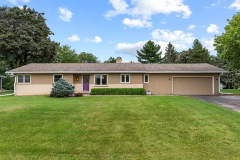 w8434 Woodland Drive, Beaver Dam, WI 53916