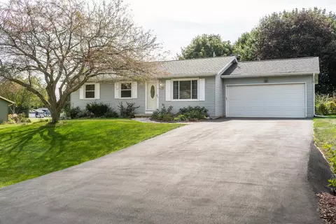 2745 Lissa Ln, Stoughton, WI 53589