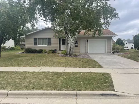 313 Dallas St, Sauk City, WI 53583