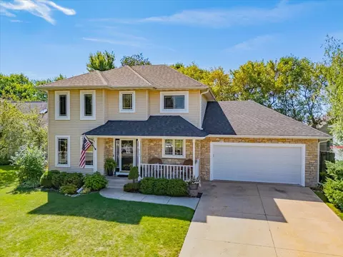 3185 Collingwood Dr, Sun Prairie, WI 53590