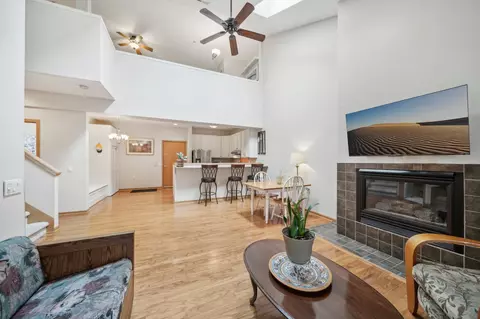 3010 Yarmouth Greenway Dr #207, Fitchburg, WI 53711