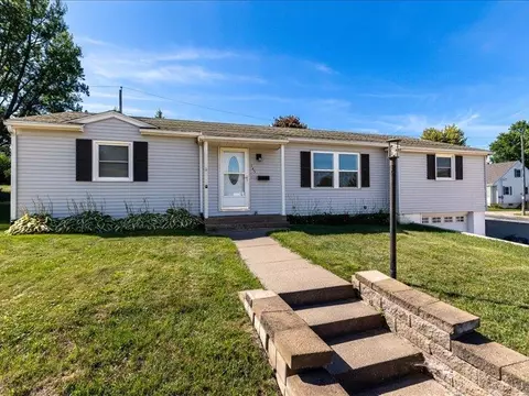 145 Domi Ave, Dickeyville, WI 53808