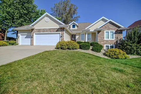 1680 Percheron Trl, Sun Prairie, WI 53590