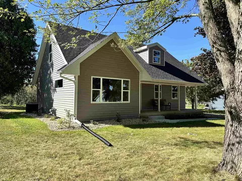 406 N Hill St, Lodi, WI 53555