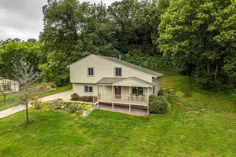 2609 Woodside Dr, Cross Plains, WI 53528