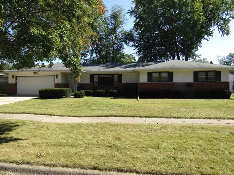 2212 N Concord Dr, Janesville, WI 53545