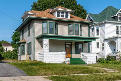 106 S Academy St, Janesville, WI 53548