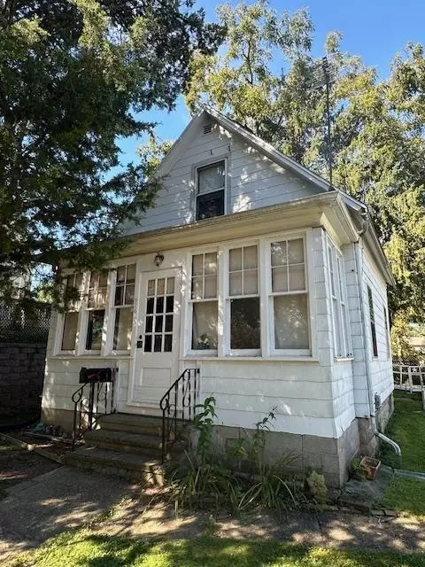 916 Stoughton Ave, Stoughton, WI 53589