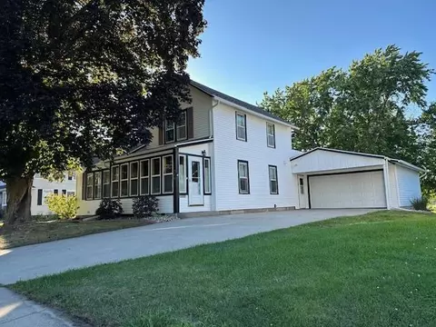 348 Fond Du Lac St, Waupun, WI 53963