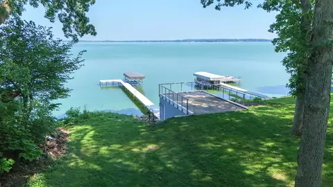 3276 Brooklyn Dr, Stoughton, WI 53589