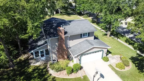 7617 Westchester Dr, Middleton, WI 53562