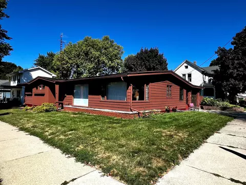 2023 13th St, Monroe, WI 53566