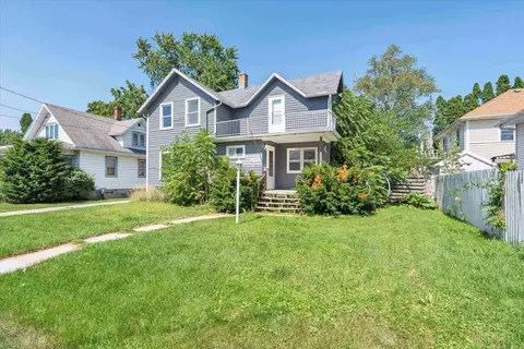 404 W 3rd St, Beaver Dam, WI 53916