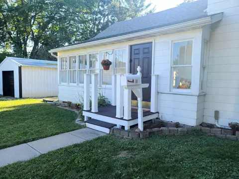 111 Royall Ave, Elroy, WI 53929