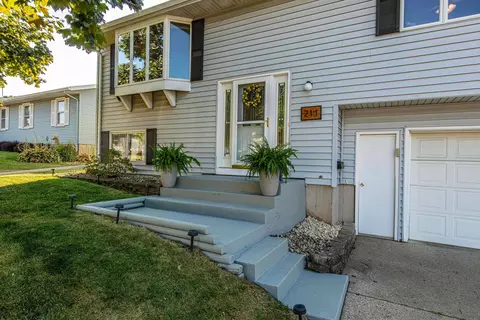 211 27th Ave, Monroe, WI 53566