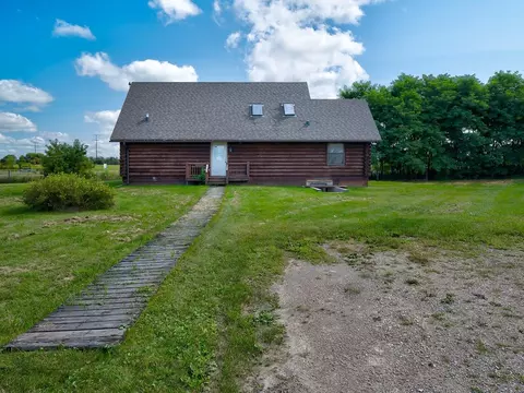 400 Haugen Rd, Edgerton, WI 53534