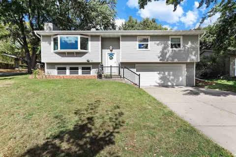 6942 Winstone Dr, Madison, WI 53711
