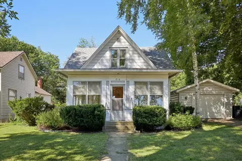 210 South St, Cambridge, WI 53523