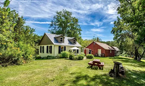 6846 County Rd N, Avoca, WI 53506