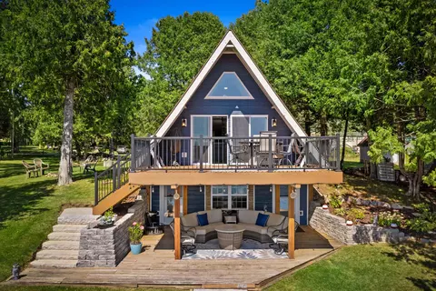 315 Freedom Rd, Oxford, WI 53952
