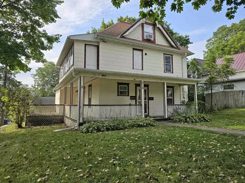 216 S 2nd St, Mount Horeb, WI 53572