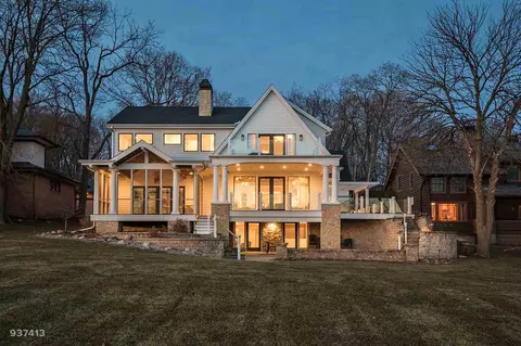 615 Farwell Dr, Madison, WI 53704