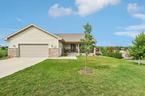 1124 Temple Dr, Mount Horeb, WI 53572