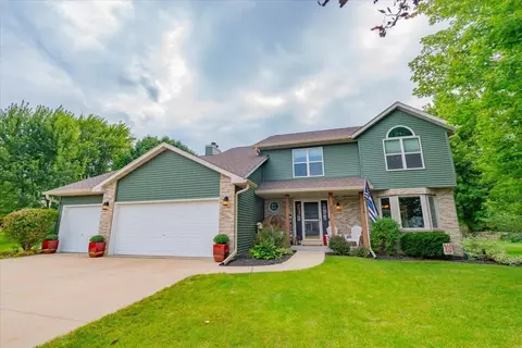 809 Arendal Ct, Stoughton, WI 53589