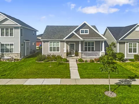 1844 Autumn Lake Pkwy, Madison, WI 53718