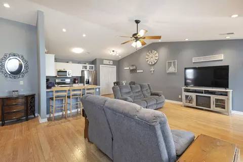1600 Commonwealth Dr #5, Fort Atkinson, WI 53538
