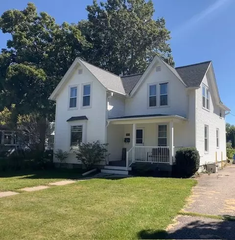 714 2nd St, Baraboo, WI 53913