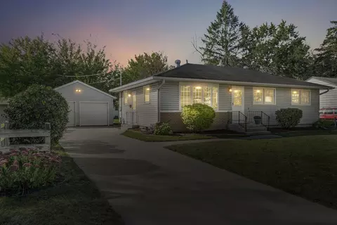 260 E Lincoln St, Oregon, WI 53575