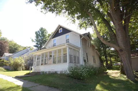 559 E 4th St, Richland Center, WI 53581