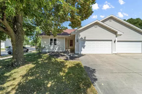845 Sky Ridge Dr, Madison, WI 53719