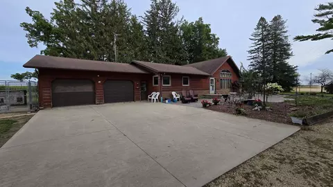 9020 Highway 18, Mount Hope, WI 53816