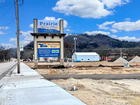 700 E Blackhawk Ave, Prairie Du Chien, WI 53821