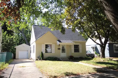 2609 Myrtle St, Madison, WI 53704