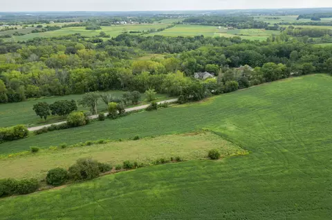 s104w26630 Maple Ave, Mukwonago, WI 53149