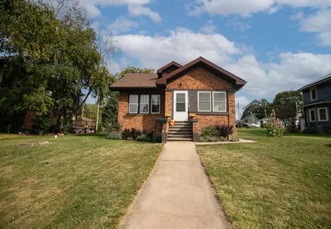 306 E Division St, Dodgeville, WI 53533