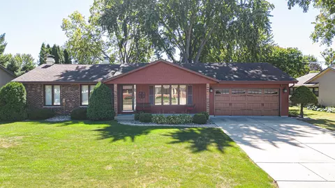 3932 Skyview Dr, Janesville, WI 53546