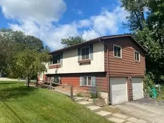 1024 W South St, Stoughton, WI 53589