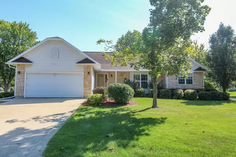 101 Center Ct, Cambridge, WI 53523