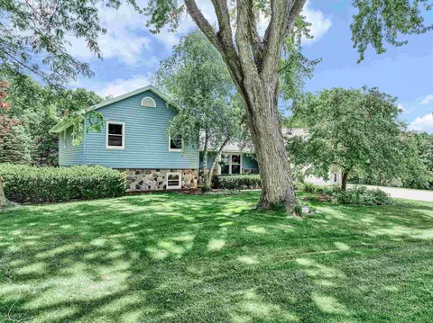 n6786 Woodfield Lane, Lake Mills, WI 53551
