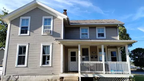 1302 Mineral Point Ave, Janesville, WI 53548
