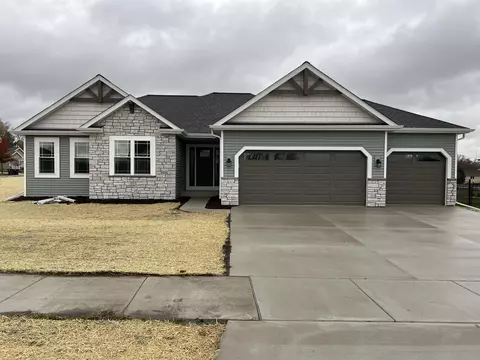 621 Wheatland Dr, Cambridge, WI 53523